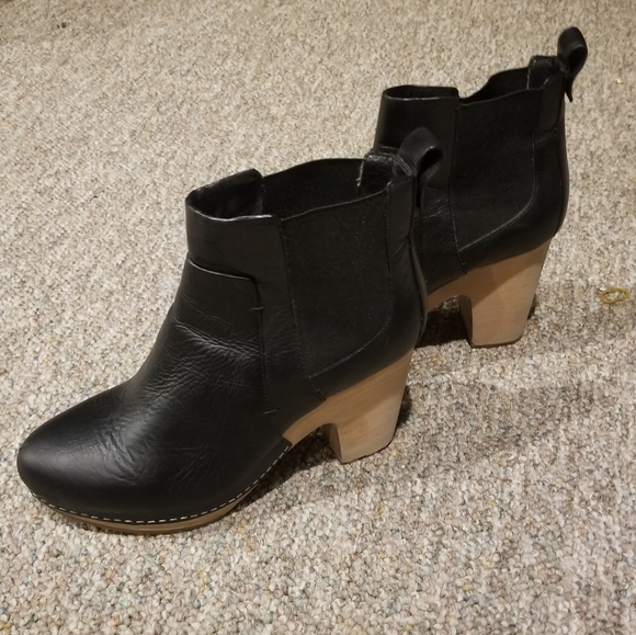 Veronica Beard Camila Clog Wooden Heel Chelsea Boot Black Leather Booties FLAWED - Picture 6 of 16